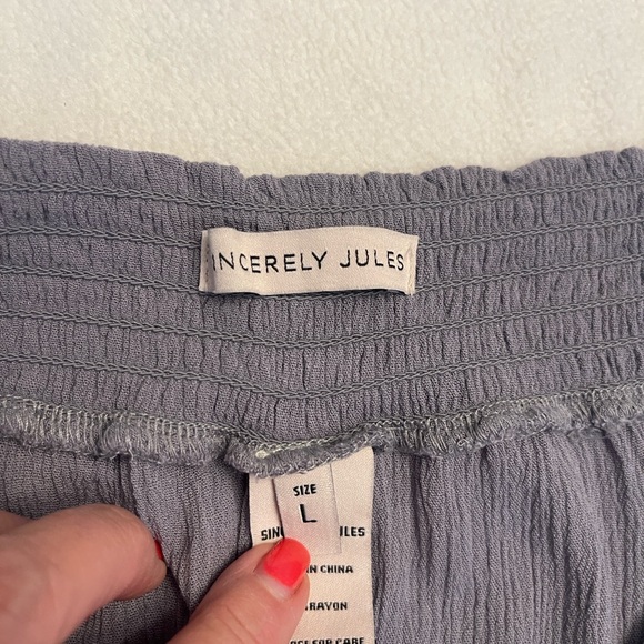 Sincerely Jules - Cute wide leg, light weight flowy crop pants - Picture 3 of 4